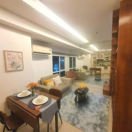 Bgc Taguig Cozy 2 Bedroom Loft, With Stunning Bgc Skyline View! Manila Bagian luar foto