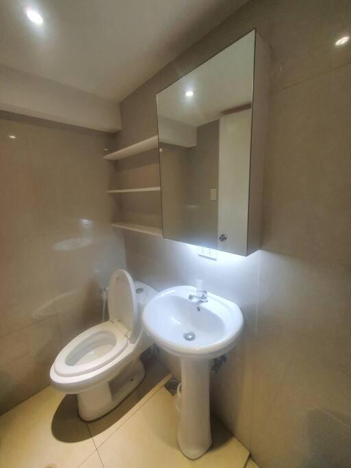 Bgc Taguig Cozy 2 Bedroom Loft, With Stunning Bgc Skyline View! Manila Bagian luar foto